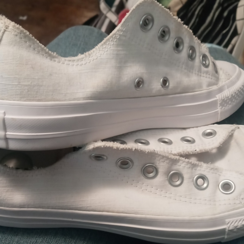 Womens size 8 Converse all stars